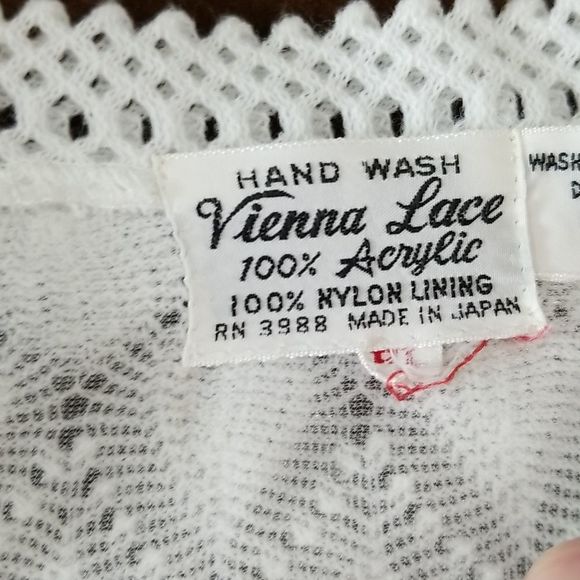 𝅺- Women’s Granny Core Vienna Lace white open cardigan sweater, size small - Picture 2 of 15